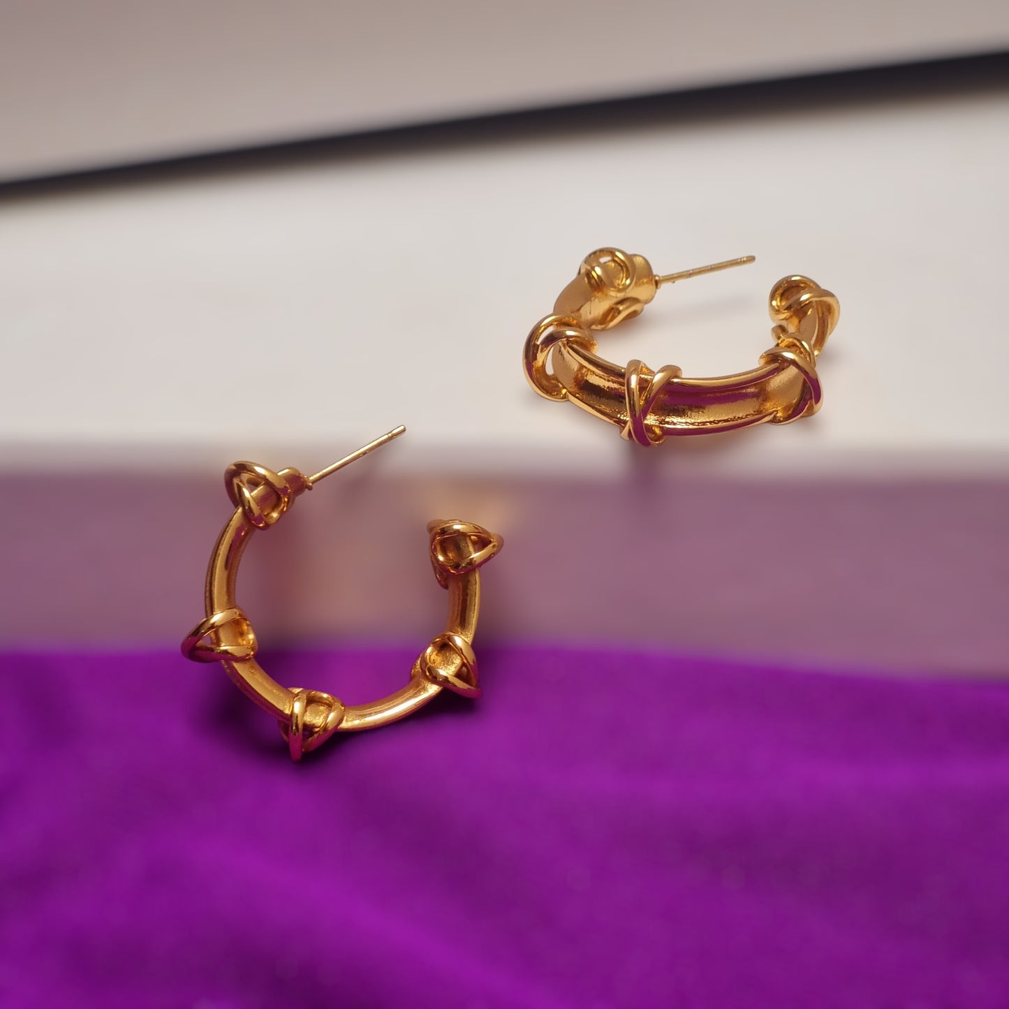 Tie charm hoops|Gold plated